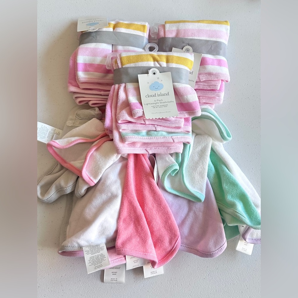 NWT. Cloud Island Bundle Lightweight Washcloths  (28) Pieces.